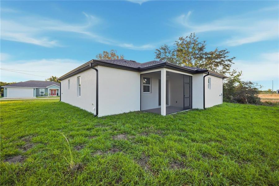 Exterior details and patio area of a home in , Belleview (Image 18).