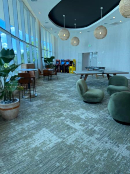 Community amenities in , Miami (Image 50).