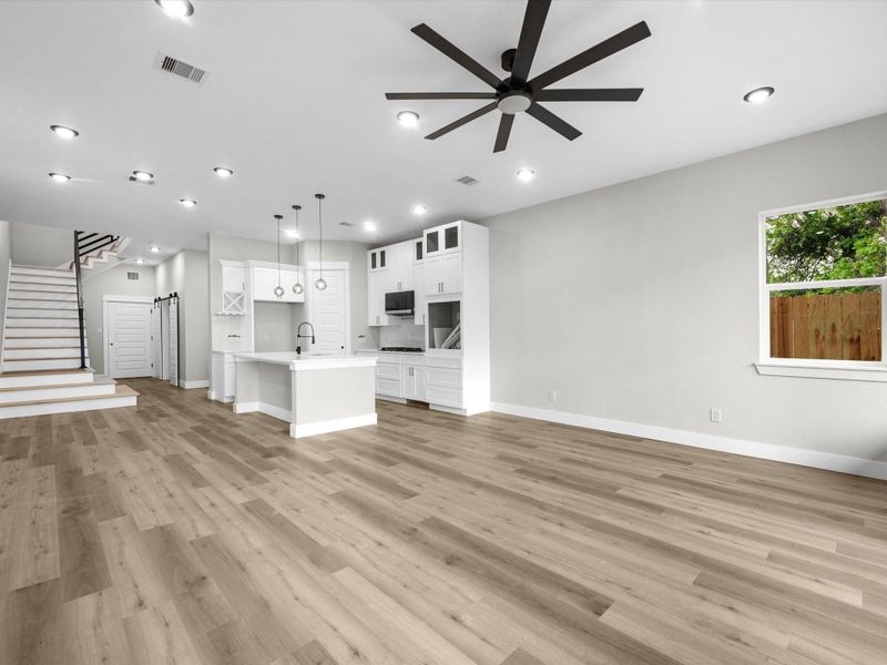 Spacious, unfurnished interior of a new home in , Houston (Image 22).