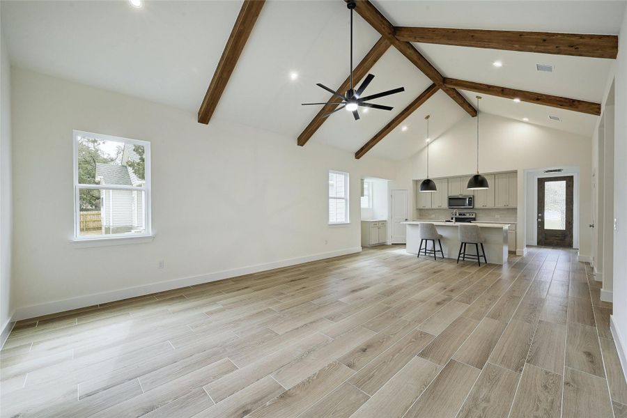 Spacious, unfurnished interior of a new home in , Wimberley (Image 15).