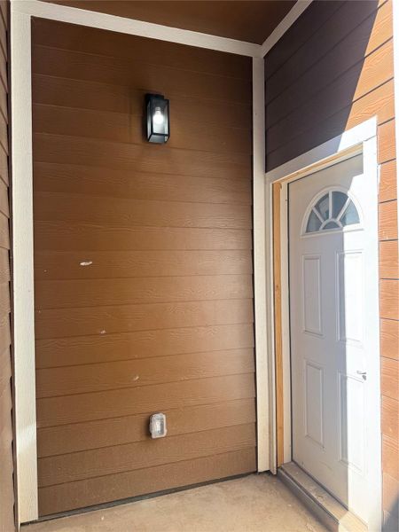 Exterior details and patio area of a home in , Beasley (Image 3).