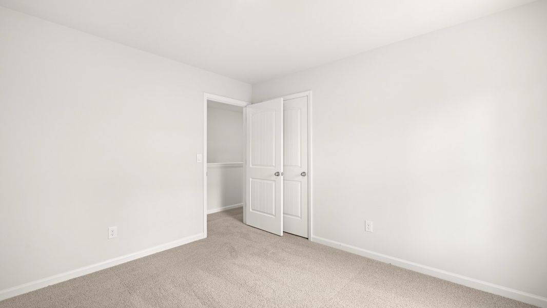 Spacious, unfurnished interior of a new home in South Wind, Union City (Image 28).