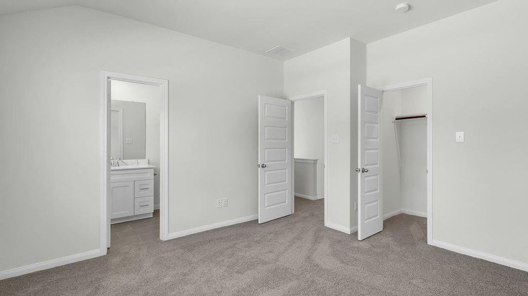 Spacious, unfurnished interior of a new home in Aldine Pines, Houston (Image 21).