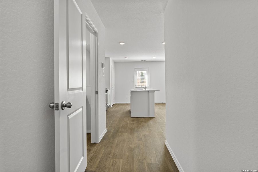 Spacious, unfurnished interior of a new home in Stonehill, San Antonio (Image 25).