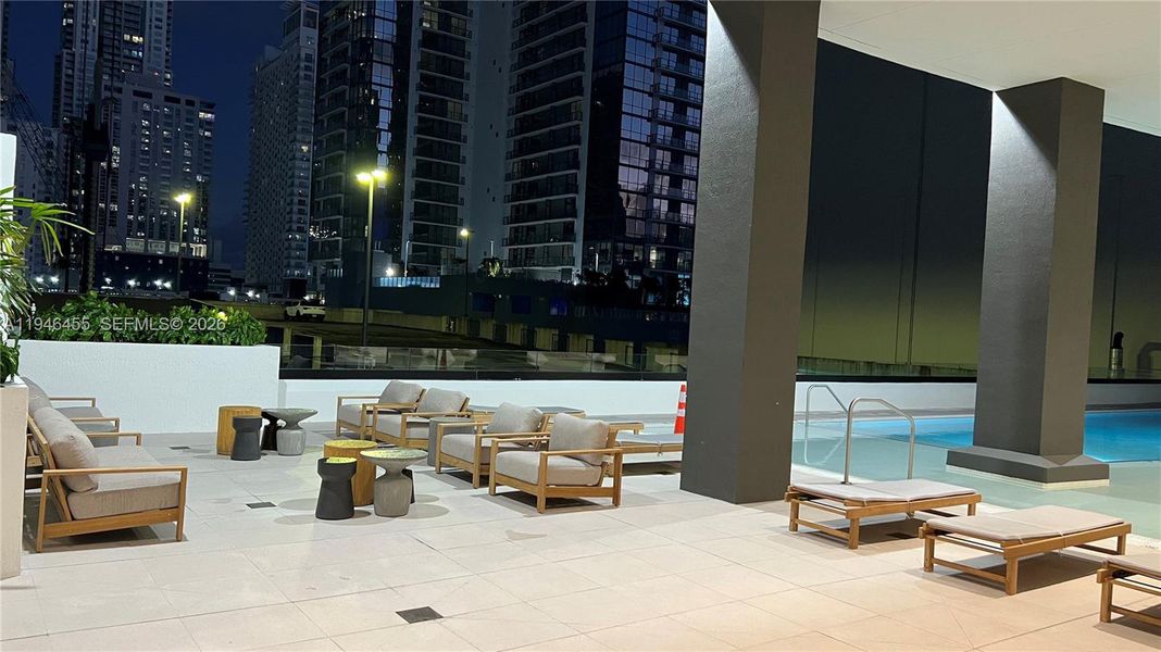 Condo located in Miami, FL showcasing its design and architecture (Image 4).