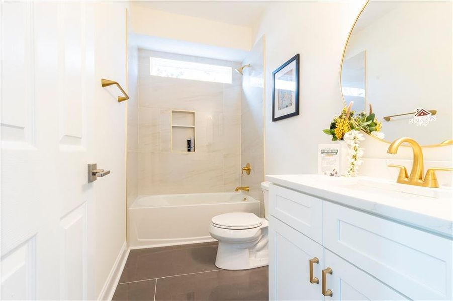 Furnished interior view inside a new home in , Atlanta (Image 7).