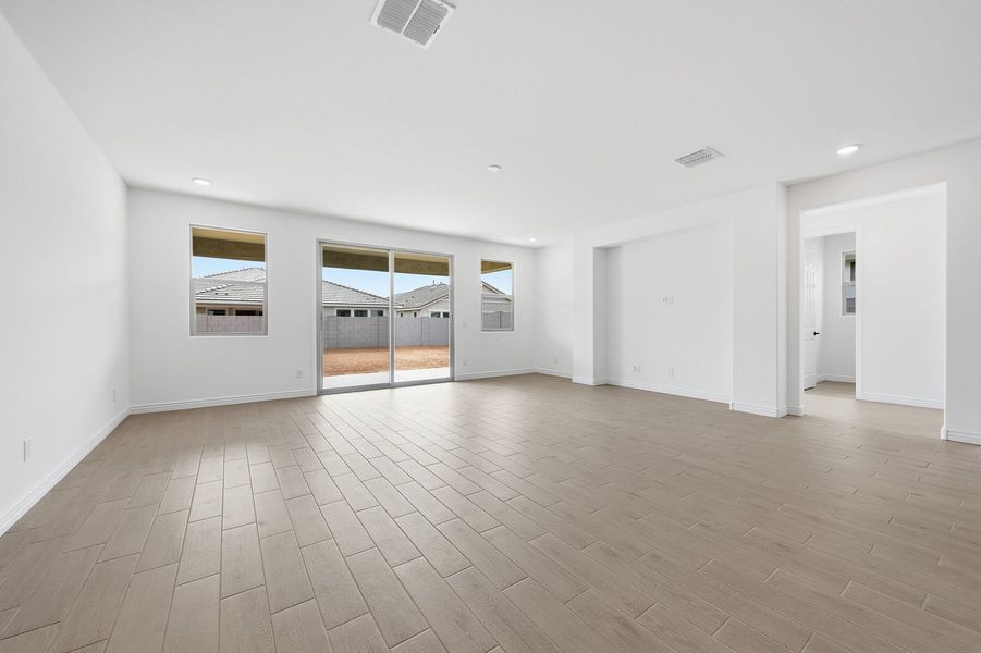Spacious, unfurnished interior of a new home in Miravida, Surprise (Image 12).
