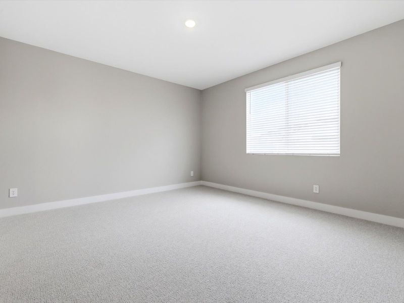 Spacious, unfurnished interior of a new home in Legacy Place, Glendale (Image 16).