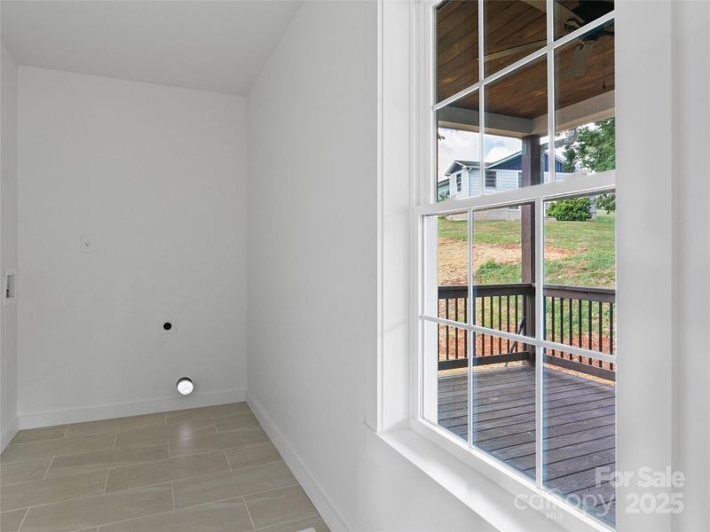 Spacious, unfurnished interior of a new home in , Waynesville (Image 13).