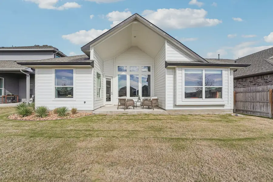 Representative exterior details of a home built from the Brooks by Chesmar Homes in Jubilee 50's, Hockley (Image 3).