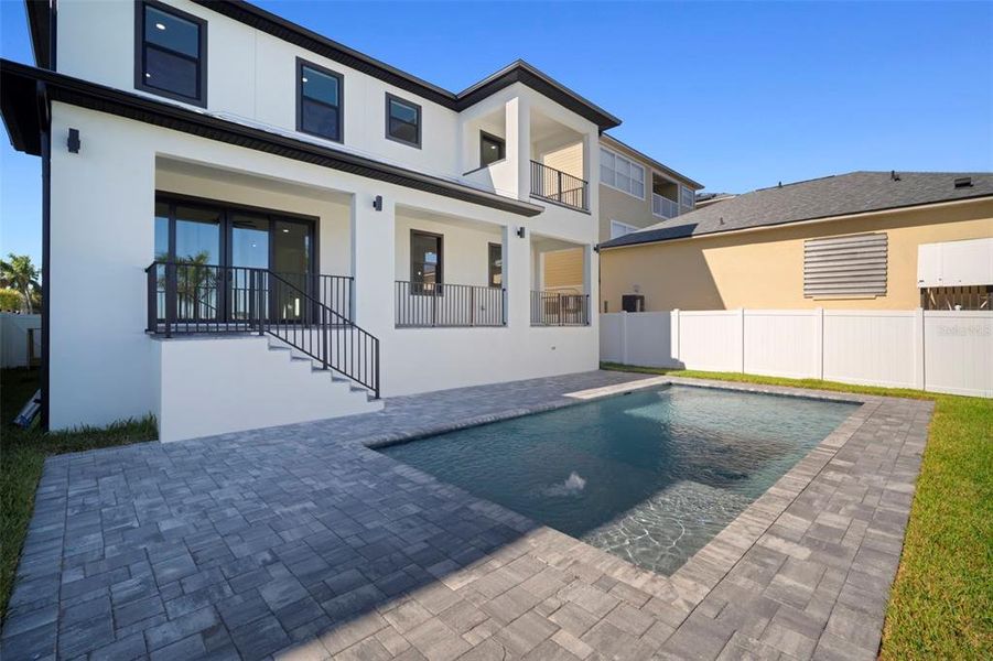 Exterior details and patio area of a home in , Apollo Beach (Image 3).