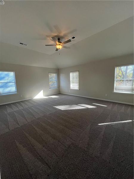 Spacious, unfurnished interior of a new home in Cascade Ridge at Niskey Lake, Atlanta (Image 13).