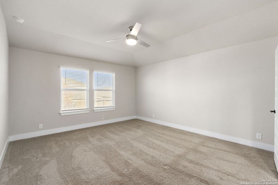 Spacious, unfurnished interior of a new home in Brookstone Creek, San Antonio (Image 28). Spacious, unfurnished interior of a new home in Brookstone Creek, San Antonio (Image 28).
