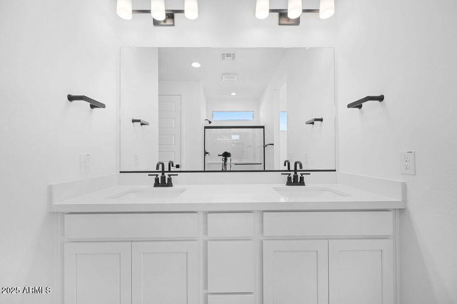 hj-az-phoenix-lucero-hazel-lot-52-bathro