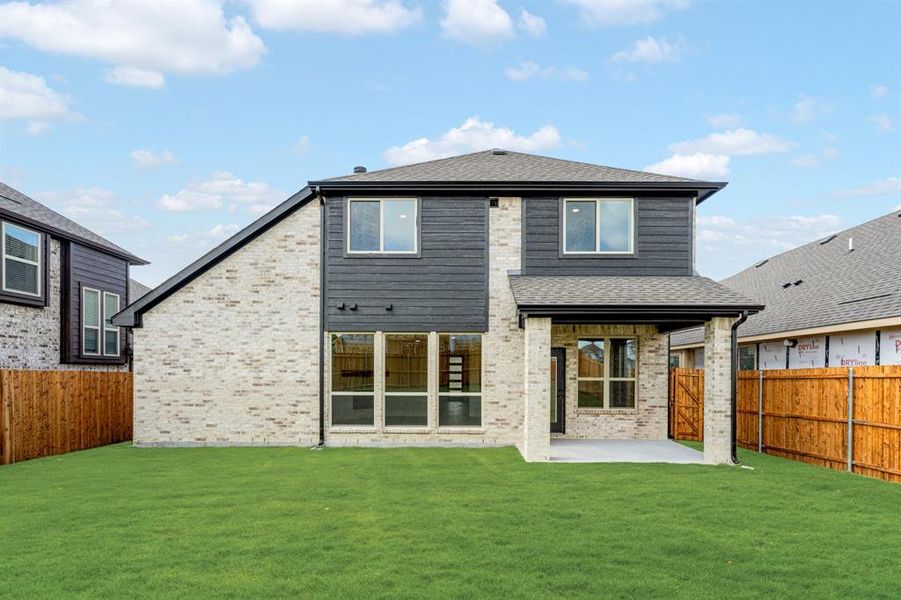 Exterior details and patio area of a home in Anderson Crossing, Trenton (Image 26).