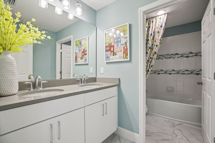 Representative furnished interior of a home built from the Palmer Executive by Risewell Homes in Bargrove Estates, Mount Dora (Image 20).