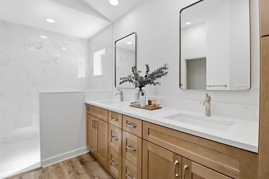 Furnished interior view inside a new home in , Crystal River (Image 37).