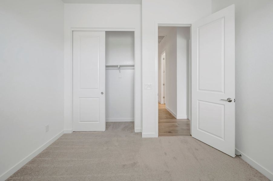 Spacious, unfurnished interior of a new home in Terraza, San Tan Valley (Image 29).