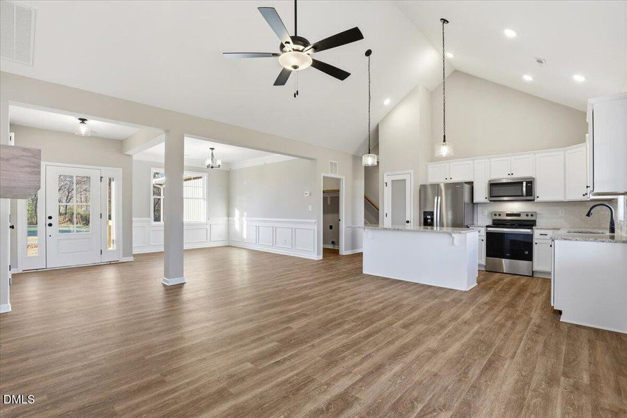 09-9300 Bear Run Ln-9