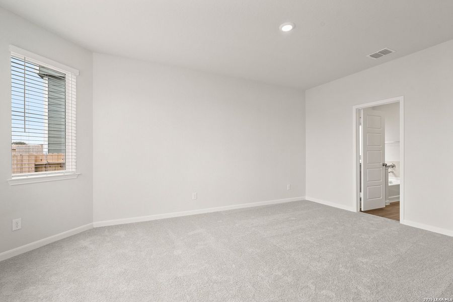 Spacious, unfurnished interior of a new home in Hickory Ridge, Elmendorf (Image 25).