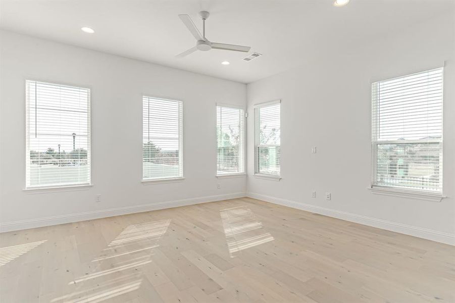 Spacious, unfurnished interior of a new home in , Aledo (Image 33).