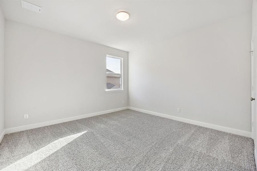Spacious, unfurnished interior of a new home in Venetian, Weston (Image 14).