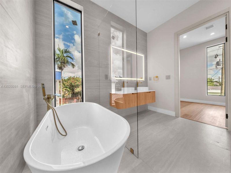 Furnished interior view inside a new home in , Hollywood (Image 28).