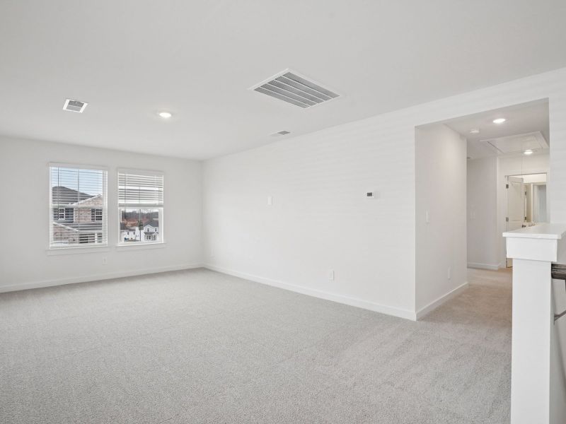 Spacious, unfurnished interior of a new home in River Ridge, Clarksville (Image 10).