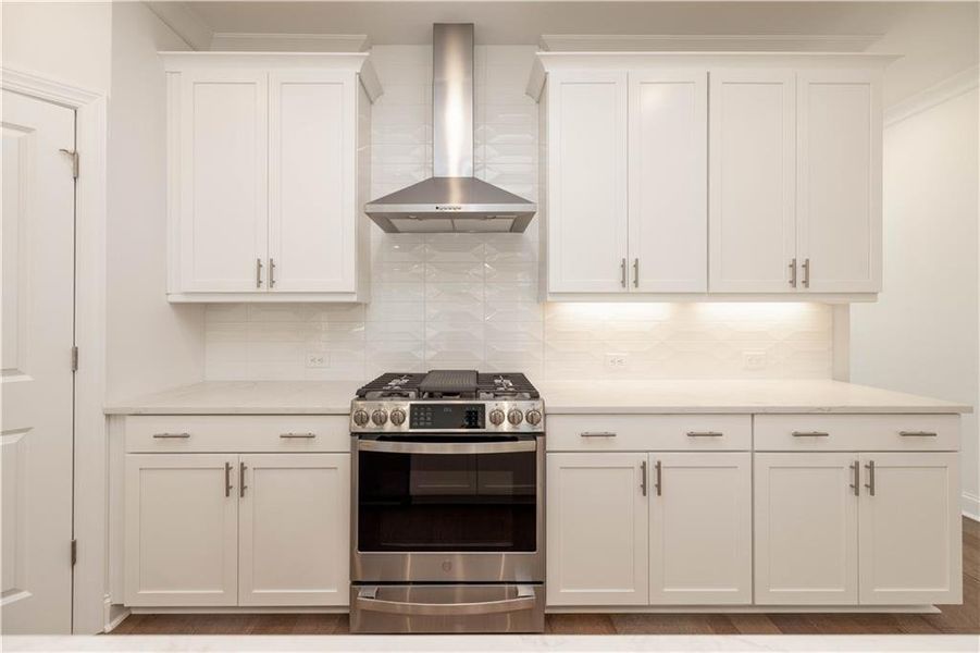 Furnished interior view inside a new home in IveyBrooke, Alpharetta (Image 16).