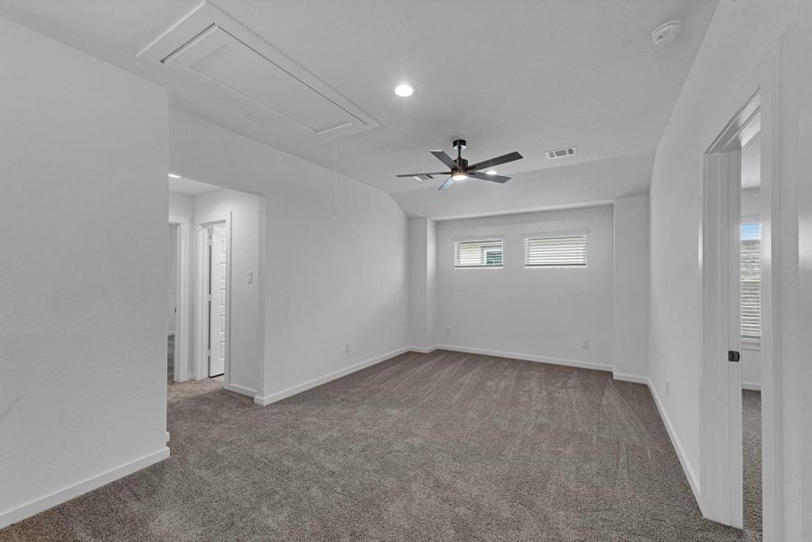 Spacious, unfurnished interior of a new home in Grand Mason Crossing, Park Row (Image 18).