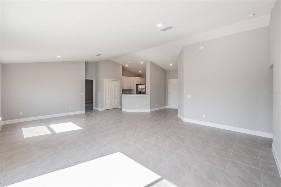 Spacious, unfurnished interior of a new home in , Kissimmee (Image 40).