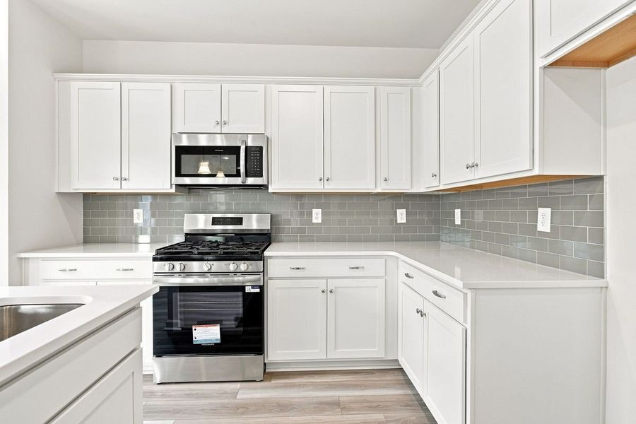 Furnished interior view inside a new home in Hampshire Hills, Columbia (Image 10).