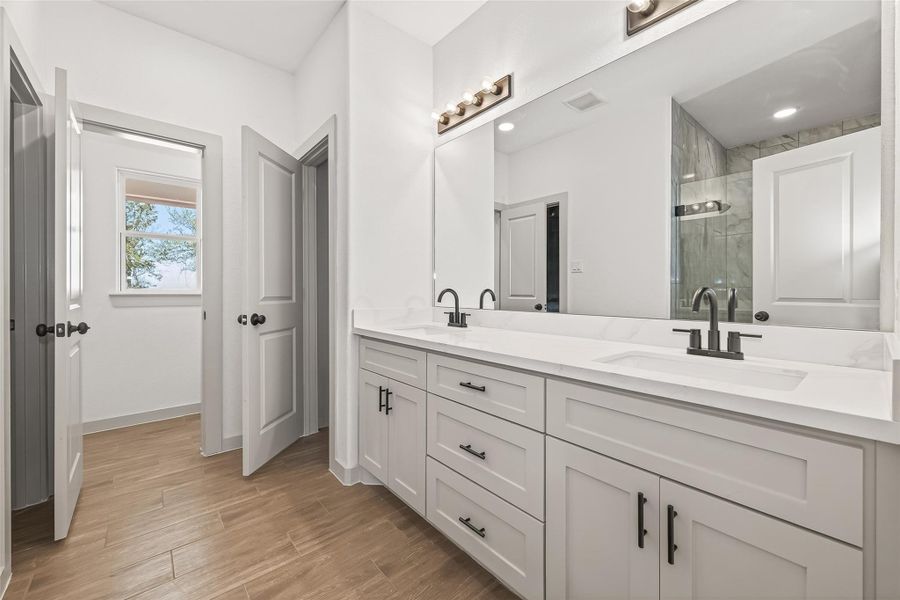 Furnished interior view inside a new home in , Hempstead (Image 13).