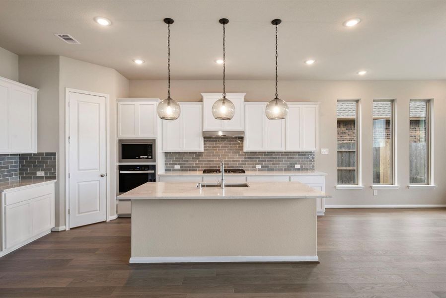 Furnished interior view inside a new home in Valencia, Manvel (Image 11).