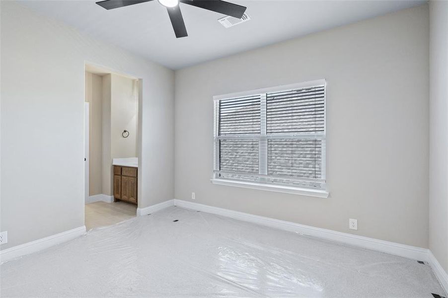 Spacious, unfurnished interior of a new home in Estates at Baker Park, Sherman (Image 22).