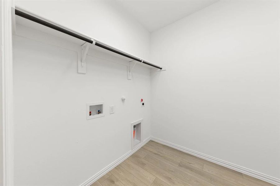 Spacious, unfurnished interior of a new home in Meadow Park, Melissa (Image 24).