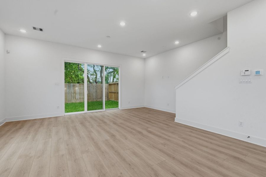 Spacious, unfurnished interior of a new home in , Houston (Image 15).