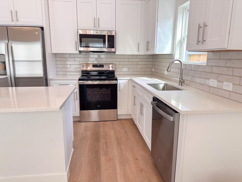 Furnished interior view inside a new home in , Lockhart (Image 5).