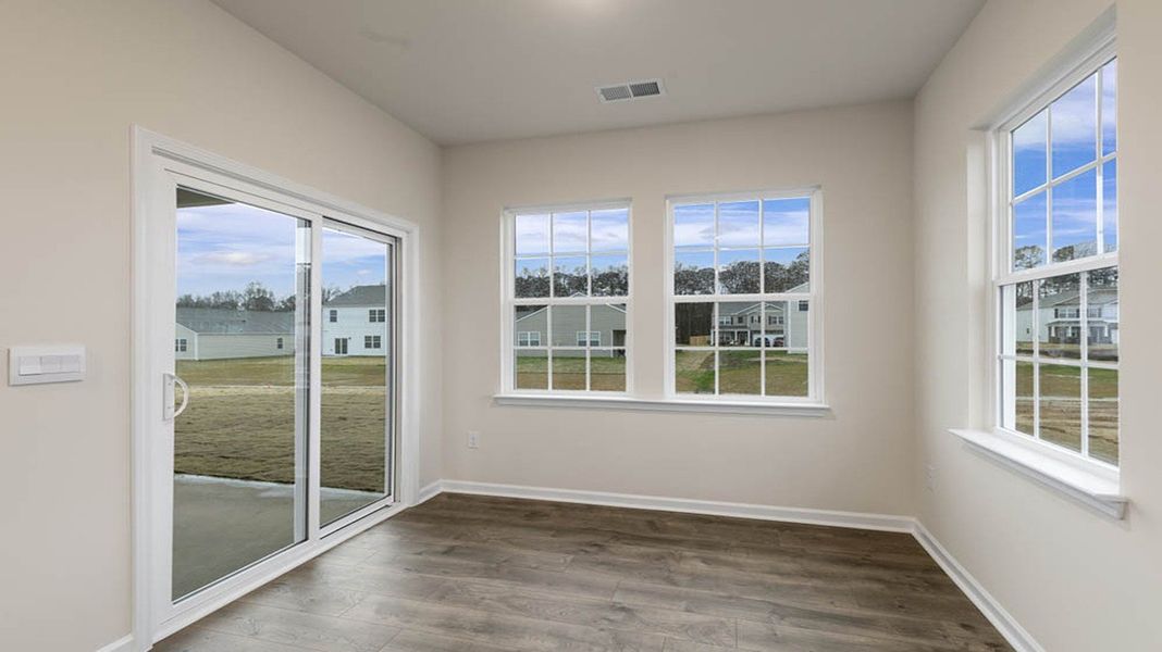 Spacious, unfurnished interior of a new home in Cambridge Park, Mebane (Image 16).