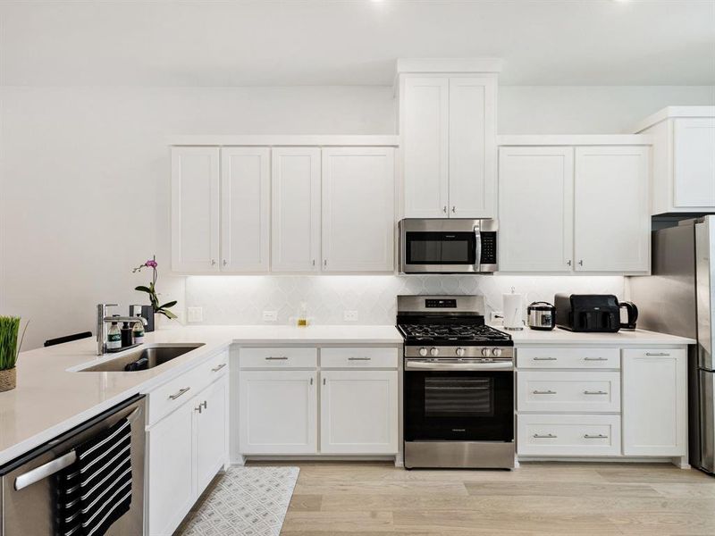 Furnished interior view inside a new home in , Grand Prairie (Image 7).
