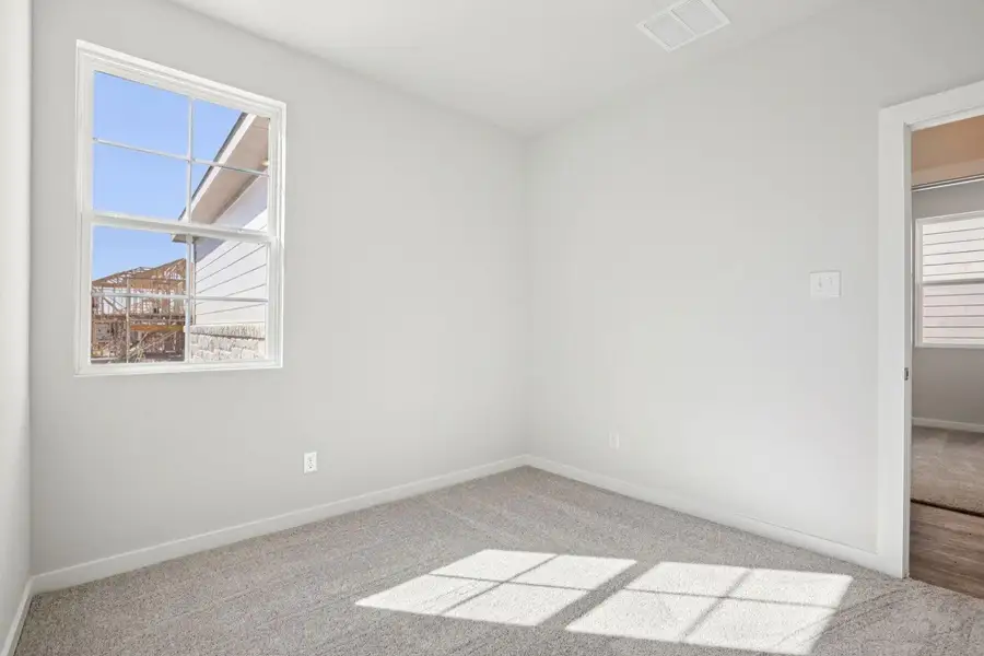 Spacious, unfurnished interior of a new home in Eastwood at Sonterra, Jarrell (Image 19).