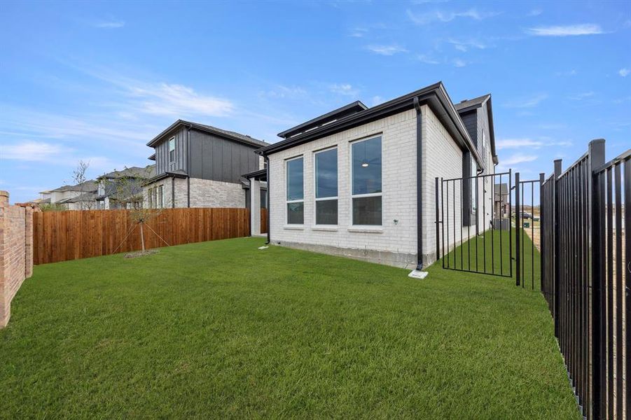 27. 801 Meadow Spring - Back (2)