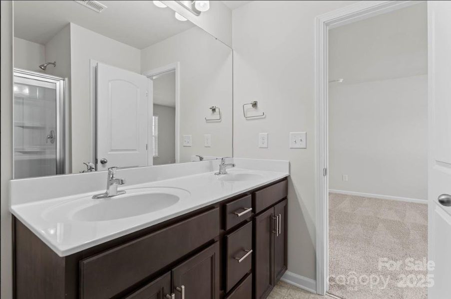 Sierra Ridge Hawthorne Primary Bath