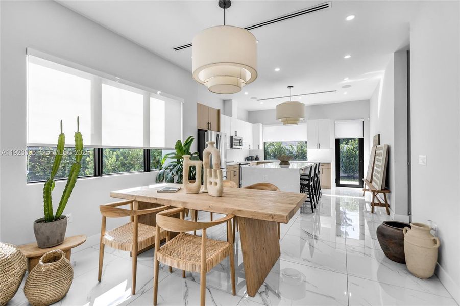 Furnished interior view inside a new home in , Hialeah (Image 11).