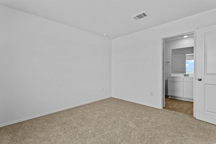 Spacious, unfurnished interior of a new home in Prairie Lakes, Buda (Image 19).