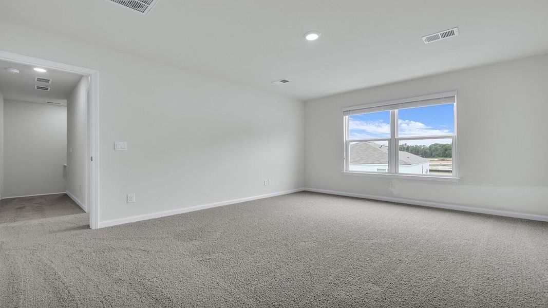 Spacious, unfurnished interior of a new home in Hillcrest, Ravenel (Image 15).