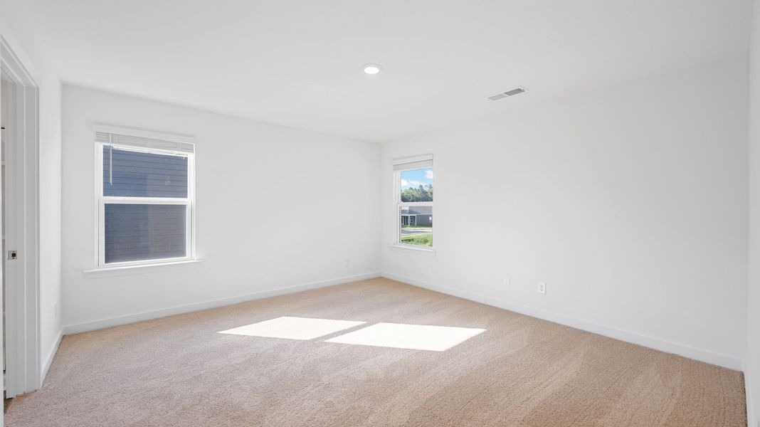 Spacious, unfurnished interior of a new home in The Cove at Thrasher Landing, Hixson (Image 23).