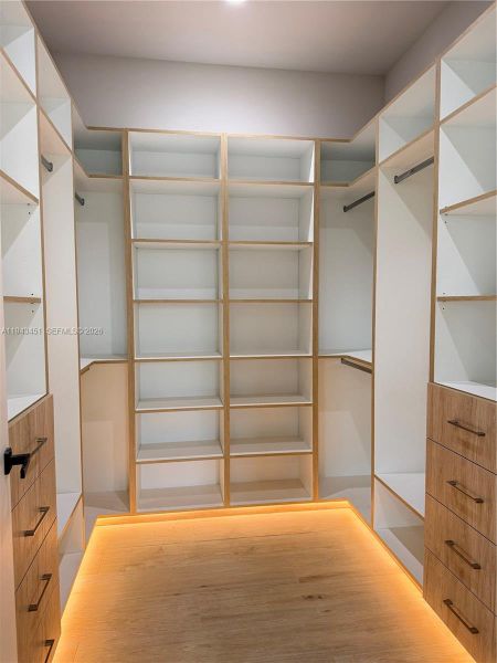 Spacious, unfurnished interior of a new home in , Fort Lauderdale (Image 16). Spacious, unfurnished interior of a new home in , Fort Lauderdale (Image 16).