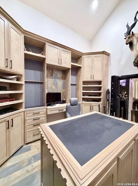 Furnished interior view inside a new home in , Bandera (Image 17).