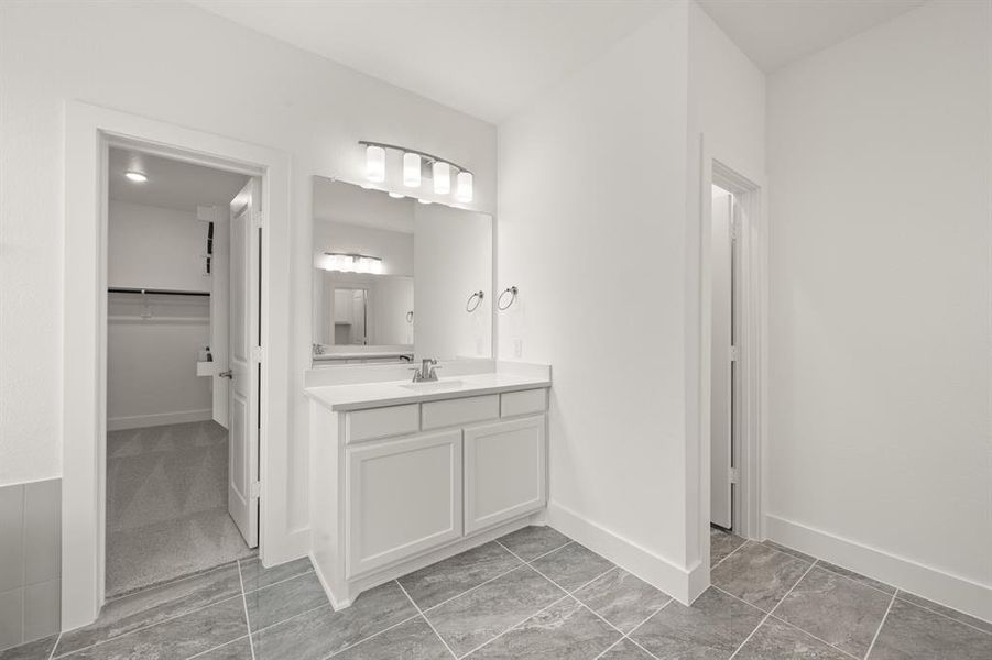 707 Majestic- Primary Suite-4